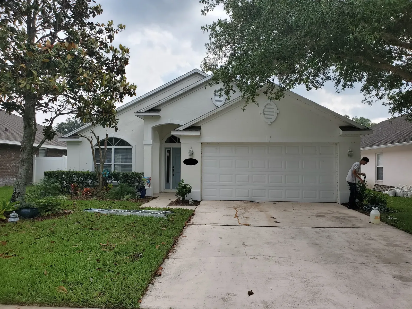 Edgewater home before blue repaint - real Volusia County painting project