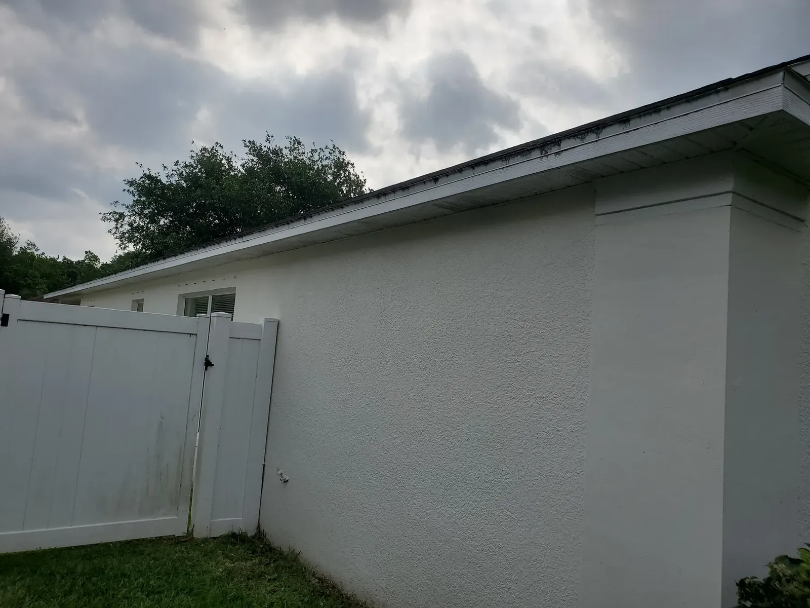 Edgewater home before blue repaint - real Volusia County painting project
