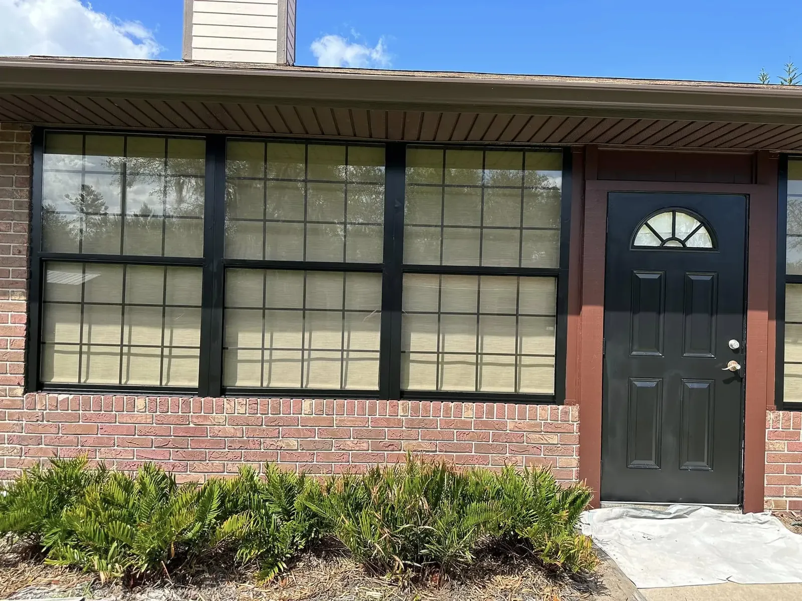 Oak Hill screen and frame painting - real Volusia County painting project