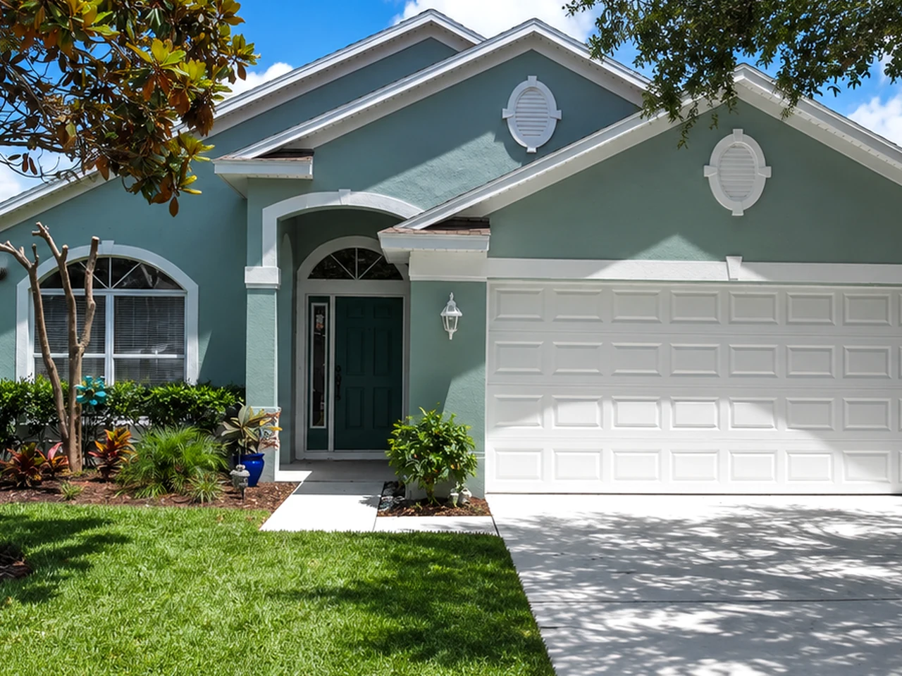Freshly painted Florida home used for the house painting cost guide