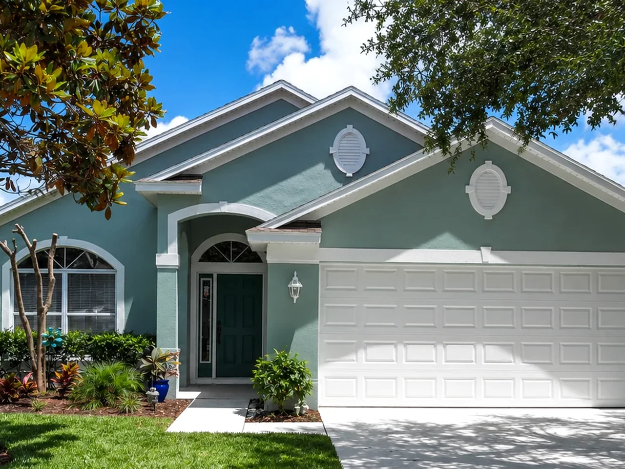 Freshly painted stucco home in Florida